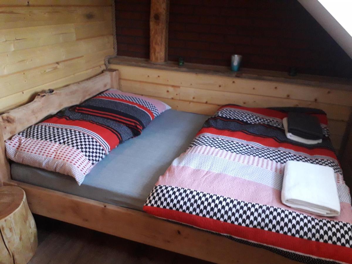 Jaskowa Chata Bieszczady Apartament Z Basenem Baligród المظهر الخارجي الصورة